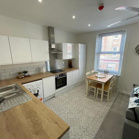 Apartment #2 - At 12 Story St Kingston upon Hull ภายนอก รูปภาพ