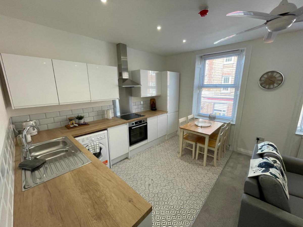 Apartment #2 - At 12 Story St Kingston upon Hull ภายนอก รูปภาพ
